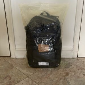 TropicFeel Hive Backpack Black